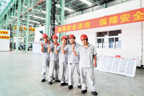 軋鈦帶卷像搟面，你們&ldquo;鈦&rdquo;棒了